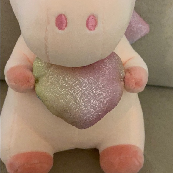 NWOT Baby pink unicorn plush (with heart) - Picture 3 of 9